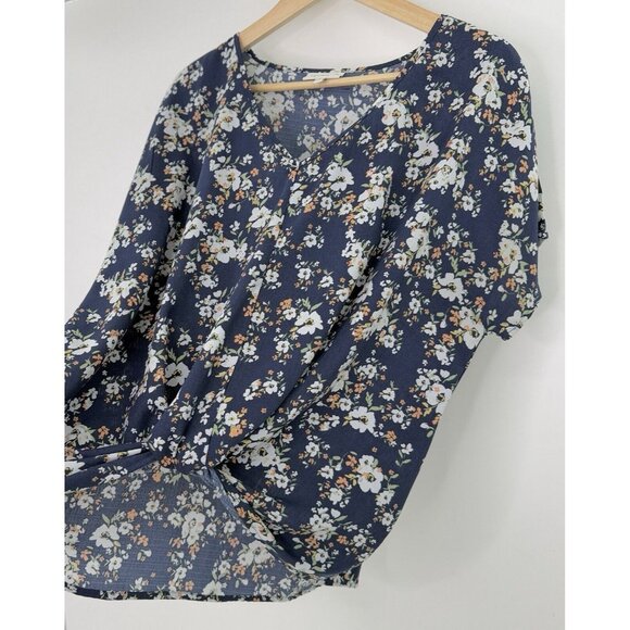 Studio B by Bobeau Women’s Relaxed Navy Blue Floral Knotted‎ Front Blouse M Boho - Picture 5 of 10